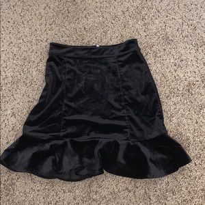 H&M Black Velvet Flounced Skirt